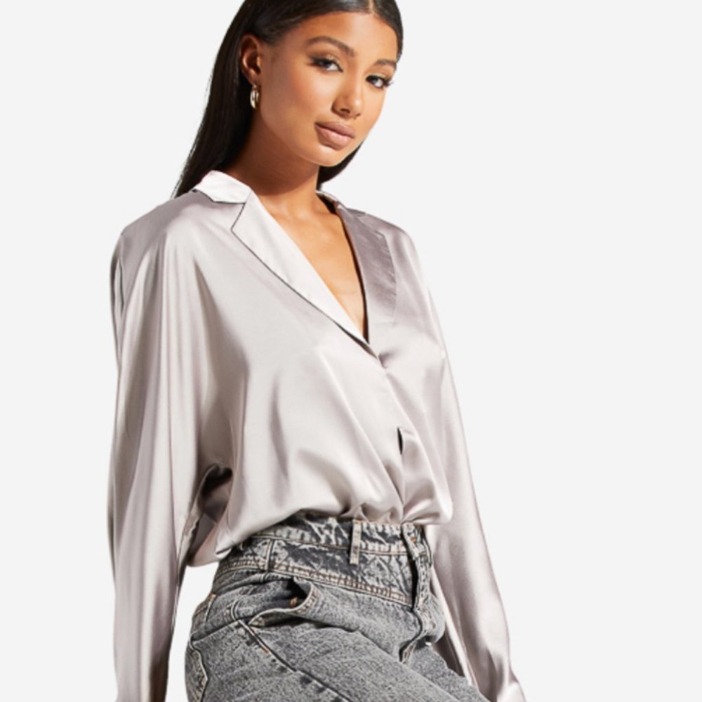 ***** SHOEDAZZLE ***** Dolman Twist Front Blouse Size: S